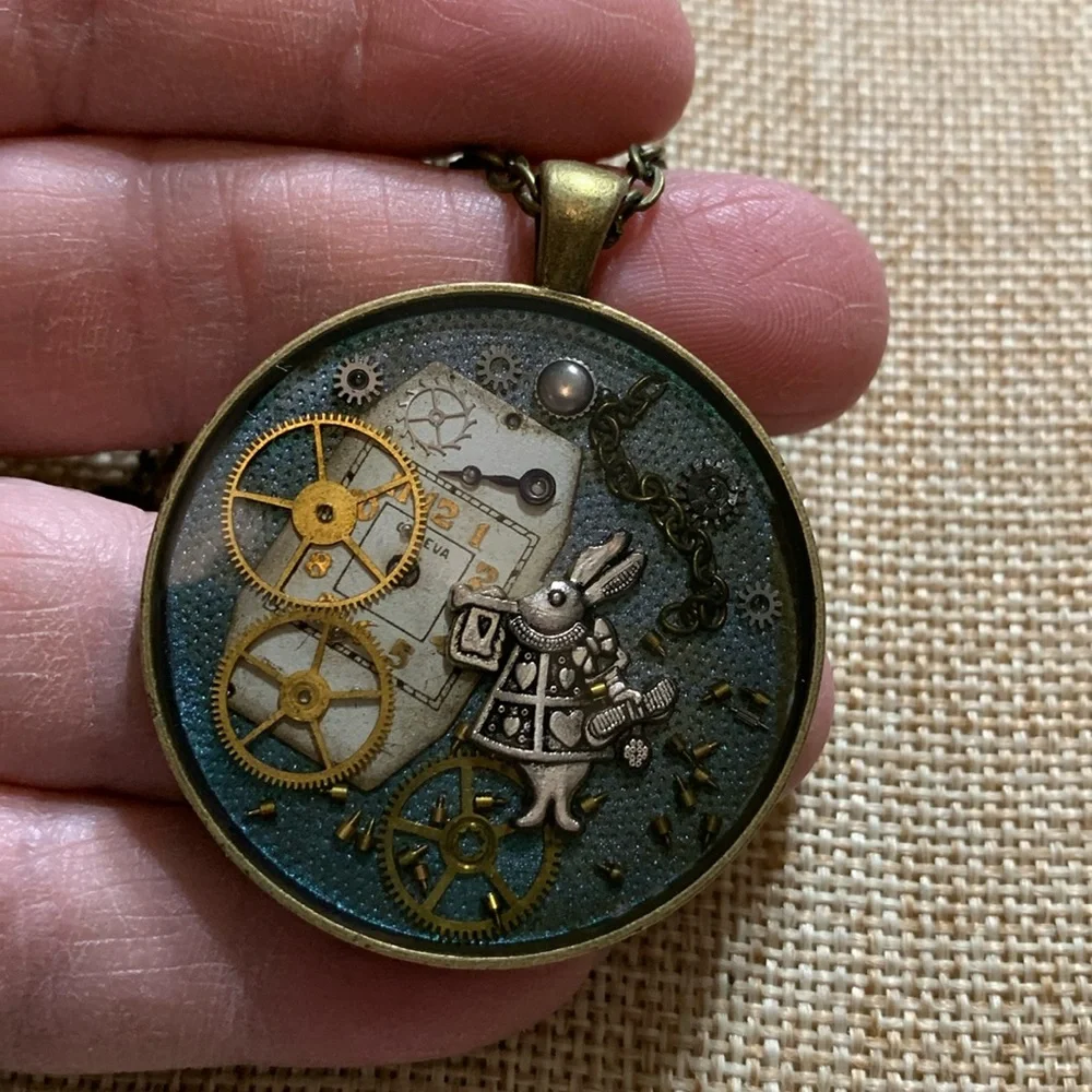 Alice in Wonderland Steampunk New Necklace Hand Crafted - Picture 3 of 9